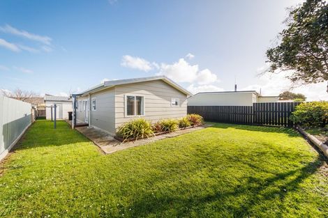 Photo of property in 18 Coromandel Court, Roslyn, Palmerston North, 4414