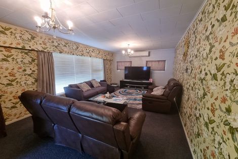 Photo of property in 102 Awanui Street, Merrilands, New Plymouth, 4312