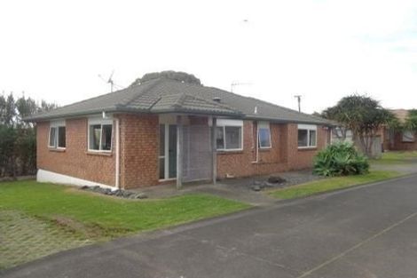 Photo of property in 19 Hassan Drive, Massey, Auckland, 0614