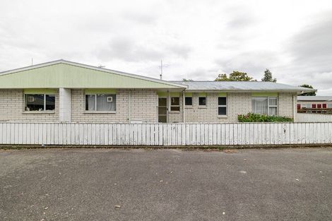 Photo of property in 3 Seddon Street, Takaro, Palmerston North, 4412