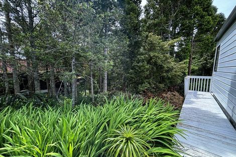 Photo of property in 100 Chelsea View Drive, Chatswood, Auckland, 0626