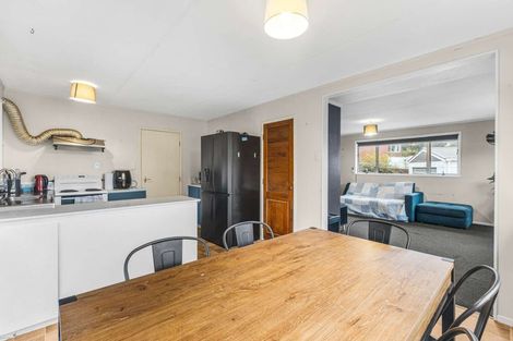 Photo of property in 42 Omata Road, Marfell, New Plymouth, 4310