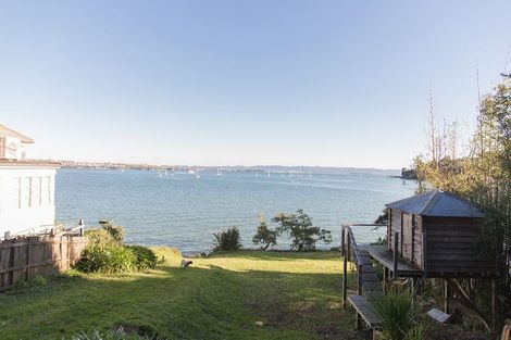 Photo of property in 112 Queen Street, Northcote Point, Auckland, 0627