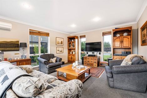 Photo of property in 31 Putake Drive, Parklands, Christchurch, 8083