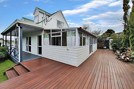 Photo of property in 1/6 Sandgate Avenue, Botany Downs, Auckland, 2010