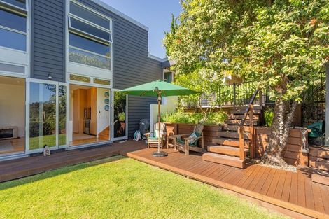 Photo of property in 18 Pine Grove, Tairua, 3508