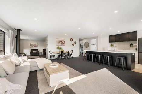 Photo of property in 71 Stratford Drive, Mount Pisa, Cromwell, 9383