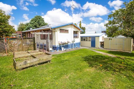 Photo of property in 39 Fitzherbert Avenue, West Harbour, Auckland, 0618