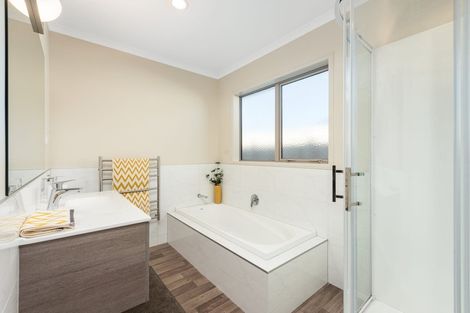 Photo of property in 8 Utopia Park Heights, Welcome Bay, Tauranga, 3112