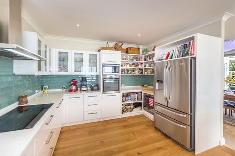 Photo of property in 11 Dunkeld Lane, Redcliffs, Christchurch, 8081