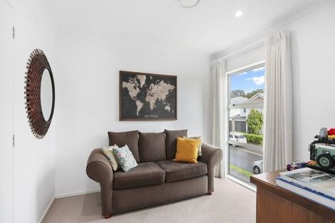 Photo of property in 43 Samuel Cassidy Avenue, Swanson, Auckland, 0614