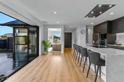 Photo of property in 82 Hayfield Way, Karaka, Papakura, 2113