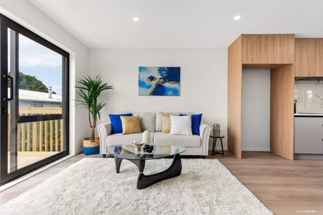 Photo of property in 53a Taikata Road, Te Atatu Peninsula, Auckland, 0610