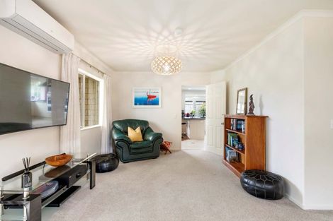 Photo of property in 94 Longford Park Drive, Takanini, 2112