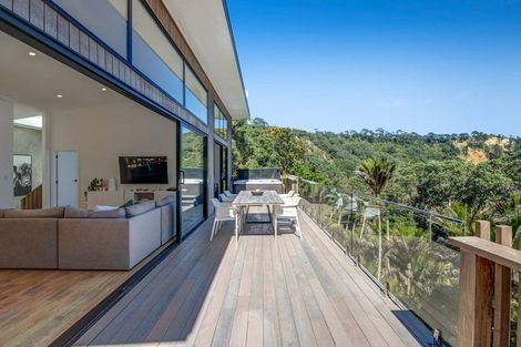 Photo of property in 167 Motutara Road, Muriwai, Waimauku, 0881