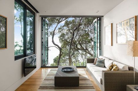 Photo of property in 41 Beach Road, Castor Bay, Auckland, 0620