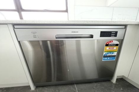 Photo of property in 57 Lynwood Road, New Lynn, Auckland, 0600