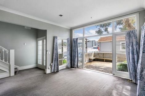 Photo of property in 17 Home Street, Mount Victoria, Wellington, 6011