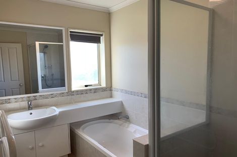 Photo of property in 10 Westvale Avenue, Ranui, Auckland, 0612