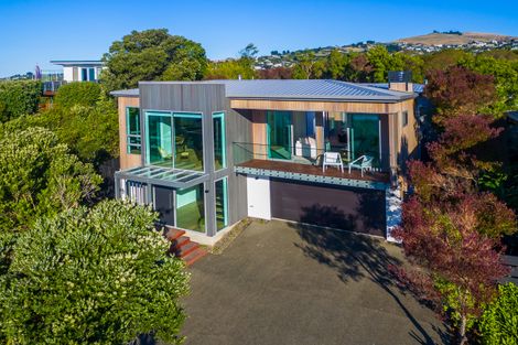 Photo of property in 10 Hilltop Lane, Mount Pleasant, Christchurch, 8081