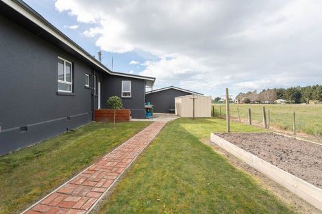 Photo of property in 65 Timaru Road, Waimate, 7924