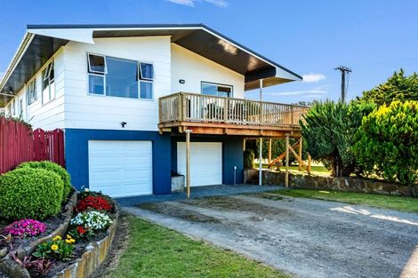 Photo of property in 12 Banks Street, Tolaga Bay, 4077