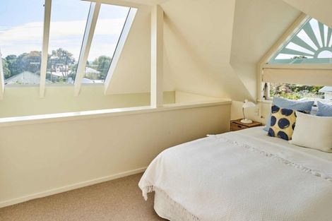 Photo of property in 9 Mahoe Street, Eastbourne, Lower Hutt, 5013