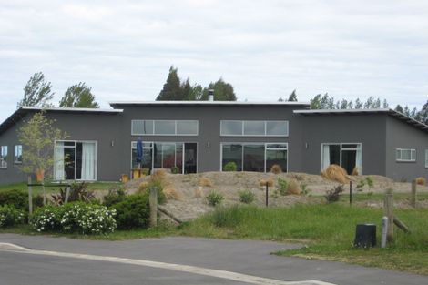 Photo of property in 22 Willowside Place, Amberley, 7410