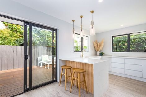 Photo of property in 1/48 Jeffreys Road, Fendalton, Christchurch, 8052