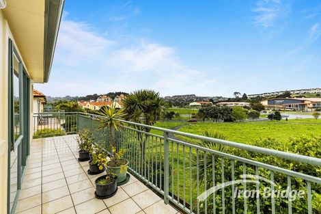 Photo of property in 20 Parkwood Crescent, Gulf Harbour, Whangaparaoa, 0930