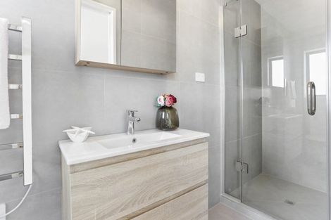 Photo of property in 2/1 Egremont Street, Belmont, Auckland, 0622