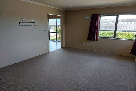 Photo of property in 50 Percy Kinsman Crescent, Riverstone Terraces, Upper Hutt, 5018