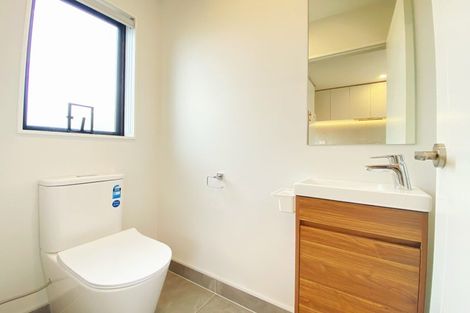 Photo of property in 18d Arrow Road, Forrest Hill, Auckland, 0620