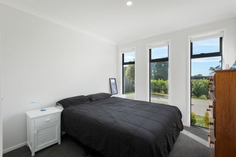 Photo of property in 25 Kayelene Place, Omokoroa, 3114