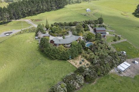 Photo of property in 64 Gervin Road, Wainui, Silverdale, 0992
