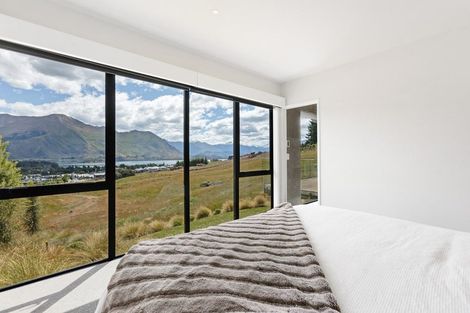 Photo of property in 13 Akitu Rise, Wanaka, 9305