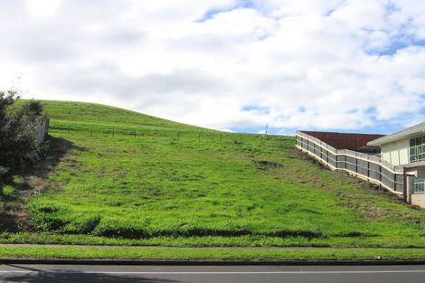 Photo of property in 70 Goodwood Drive, Goodwood Heights, Auckland, 2105