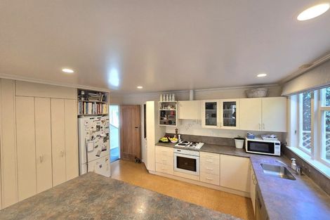 Photo of property in 77 Cockayne Road, Khandallah, Wellington, 6035