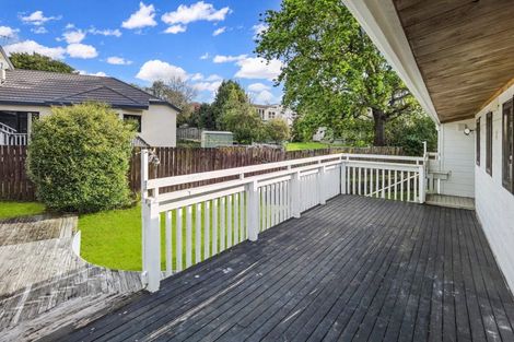 Photo of property in 8 Metric Place, Te Atatu South, Auckland, 0610