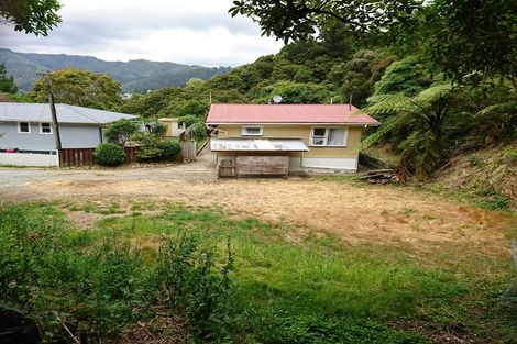 Photo of property in 11 Gribble Grove, Stokes Valley, Lower Hutt, 5019