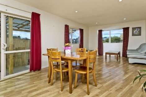 Photo of property in 14a Cypress Place, Sunnynook, Auckland, 0620