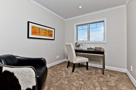 Photo of property in 15 Te Oneroa Way, Long Bay, Auckland, 0630