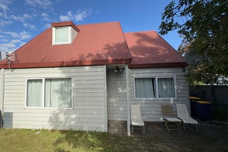 Photo of property in 2 Caspian Close, New Lynn, Auckland, 0600