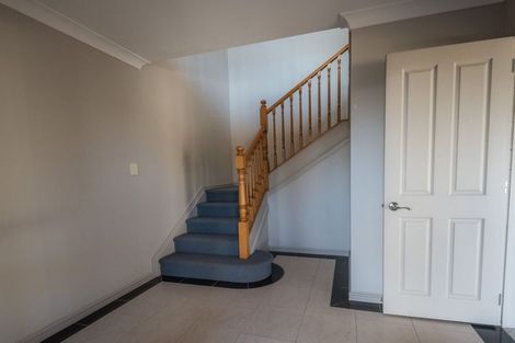 Photo of property in 42 Mandeville Place, Unsworth Heights, Auckland, 0632