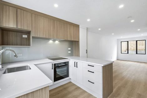 Photo of property in 8/94 Godley Road, Green Bay, Auckland, 0604