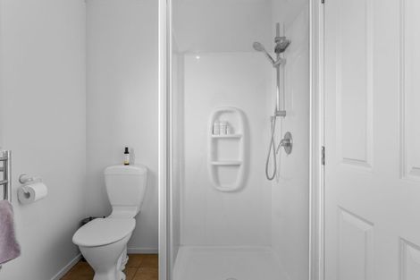 Photo of property in 4 Gwen Place, Redwood, Christchurch, 8051