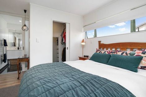 Photo of property in 2/251 Pakuranga Road, Pakuranga, Auckland, 2010