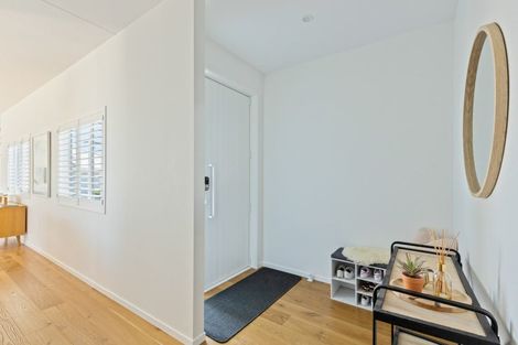 Photo of property in 12 Kowhai Street, Strandon, New Plymouth, 4312