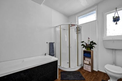 Photo of property in 464 South Road, Omata, New Plymouth, 4374