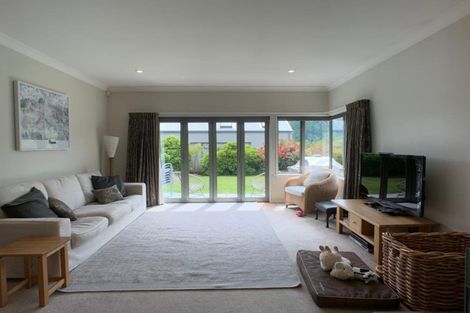 Photo of property in 2 Pearl Lane, Arrowtown, 9302